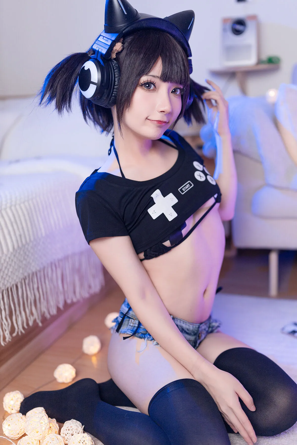 Coser@是三不是世w – 偷玩游戏机的少女-图集佬